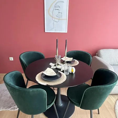 New Boutique - Vasil Aprilov 6a شقة